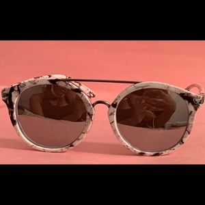 Marble sun glasses